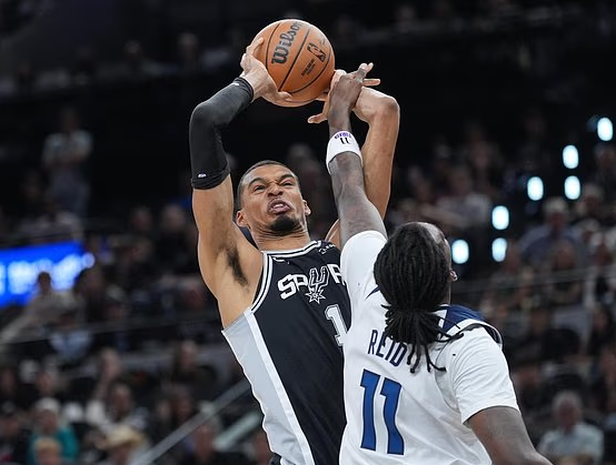 NBA直播赛后情书:文班亚马率队以126比97大胜森林狼,系列赛3比2领先